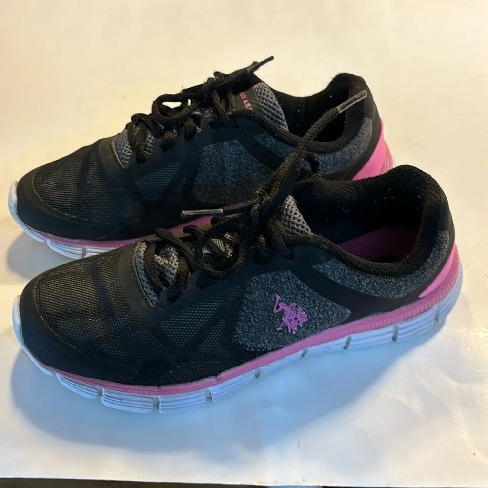 US Polo Association athletic shoes black, grey, pink and white size 7 1/2